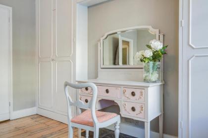 Victoria Belgravia Townhouse - image 23