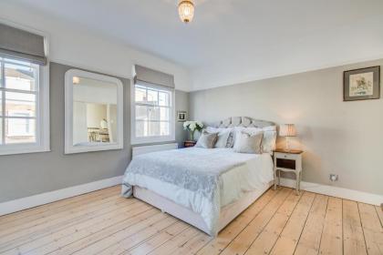 Victoria Belgravia Townhouse - image 26