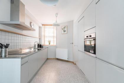 Stylish Stays by Russel Square - image 19