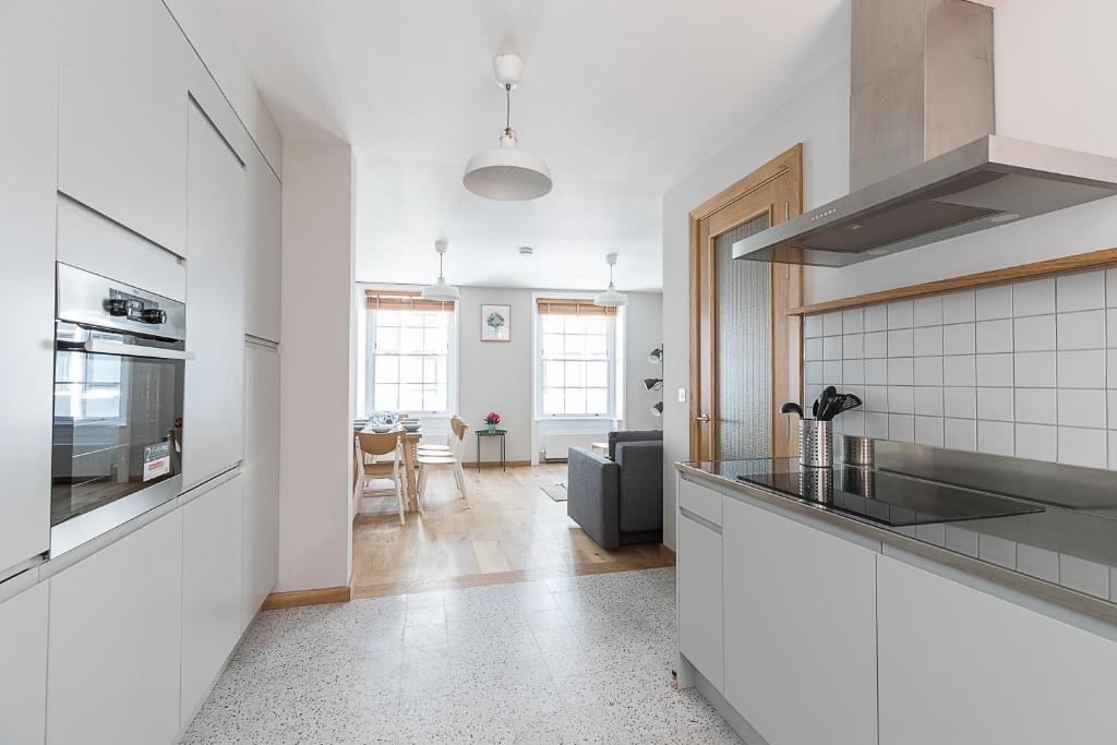 Stylish Stays by Russel Square - image 6