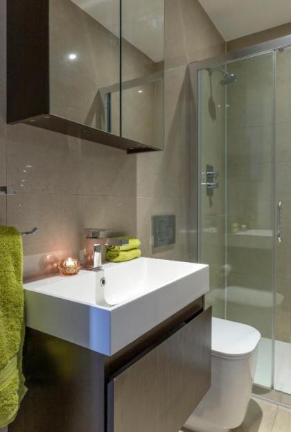 Deluxe Central City of London Apartments - image 12