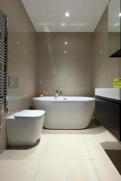 Deluxe Central City of London Apartments - image 15