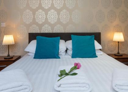 Deluxe Central City of London Apartments - image 16