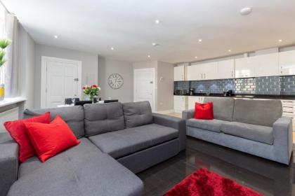 Deluxe Central City of London Apartments - image 5