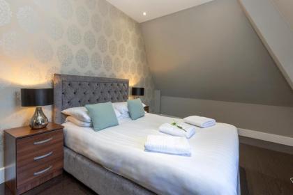 Luxury Central City of London Apartments - image 20