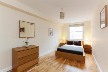 Fantastic Stays at Camden - image 12