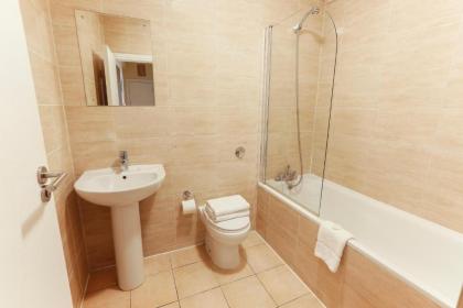 Fantastic Stays at Camden - image 16