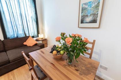 Fantastic Stays at Camden - image 2