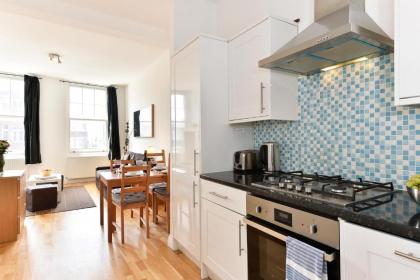 Fantastic Stays at Camden - image 3