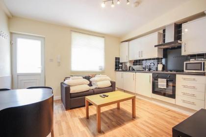 Fantastic Stays at Camden - image 6