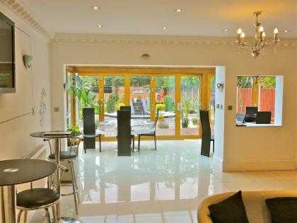 Skylark Guest House - image 17