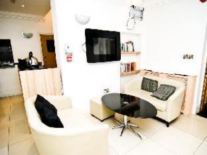 Skylark Guest House - image 2