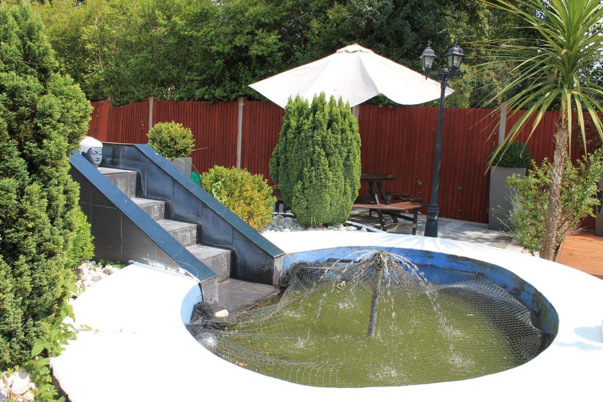 Skylark Guest House - image 5