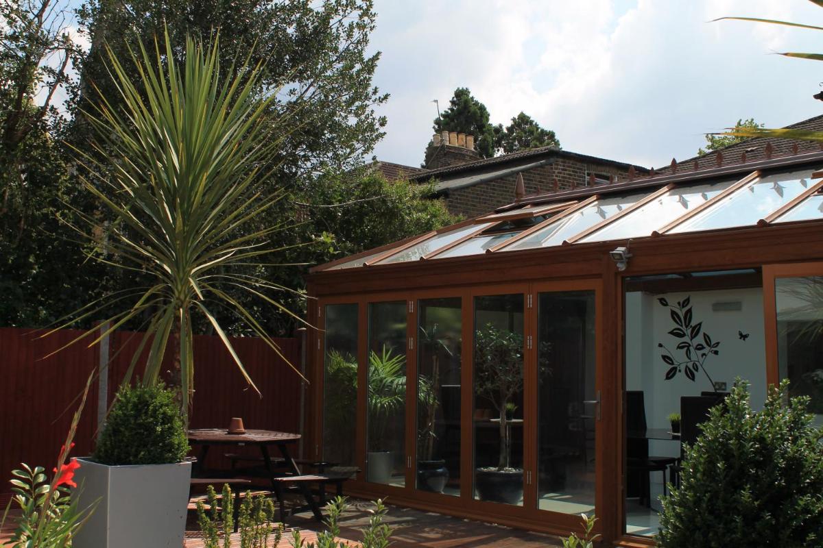 Skylark Guest House - image 6