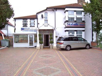 Skylark Guest House - image 7