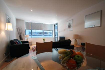 One Bed Serviced Apt in Farringdon - image 3