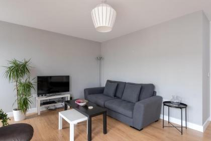 modern 2BR Flat with Large Balcony at East End