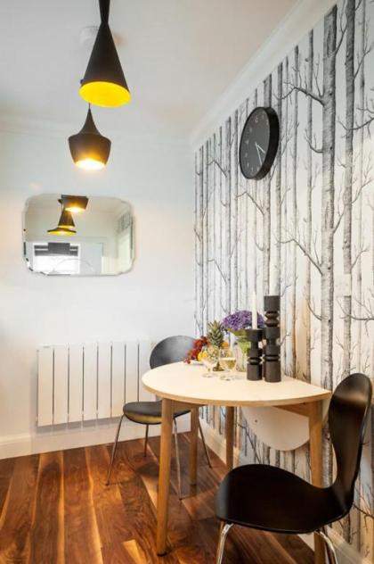 Marylebone - Chiltern Street by Viridian Apartments 