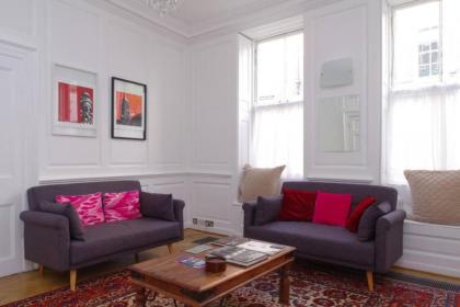 Spacious Soho Home On Quaint Cobbled Street - image 12