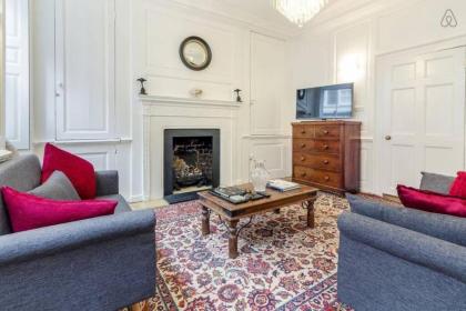 Spacious Soho Home On Quaint Cobbled Street - image 6