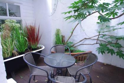Spacious Soho Home On Quaint Cobbled Street - image 7