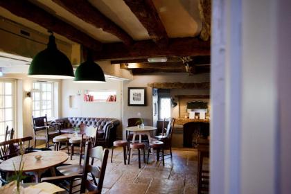 The Old House Inn - image 2