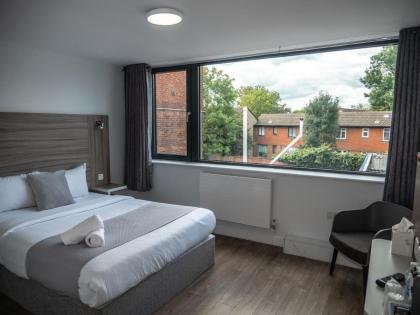 Sky Nights Hotel London Heathrow - image 14
