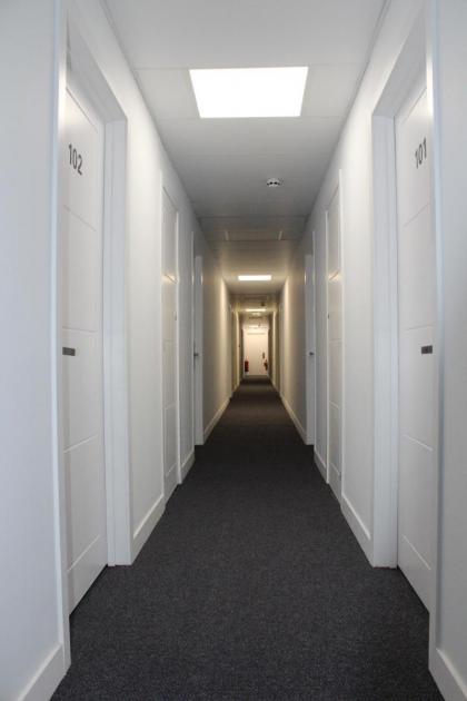 Sky Nights Hotel London Heathrow - image 4