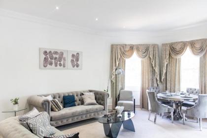 Premium Apartments over looking Canary Wharf Towers