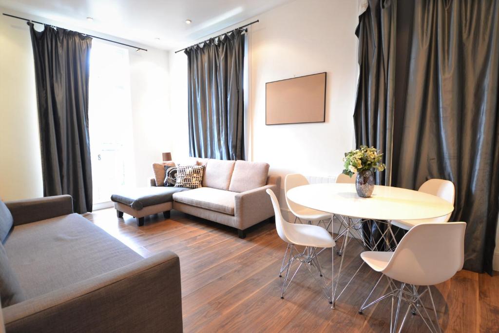 Bright and Modern Bayswater Apartment - main image