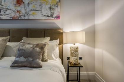 Two bedroom apartment on Chancery Lane - image 3