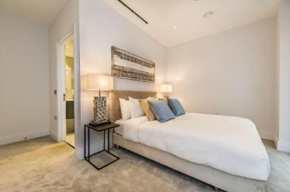 Two bedroom apartment on Chancery Lane - image 9