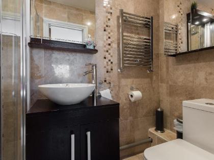Canary Wharf Studios - image 13