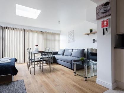 Canary Wharf Studios - image 20