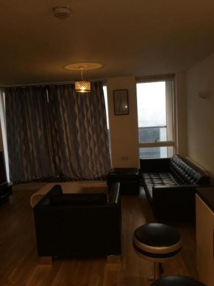 East London Apartment - image 5