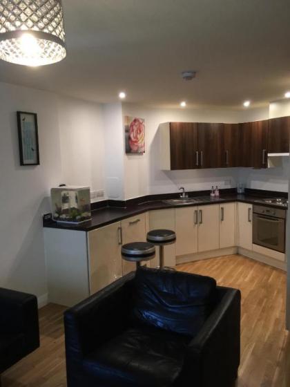 East London Apartment - image 9
