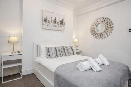 Beautiful apartment next to Covent Garden Market - image 11