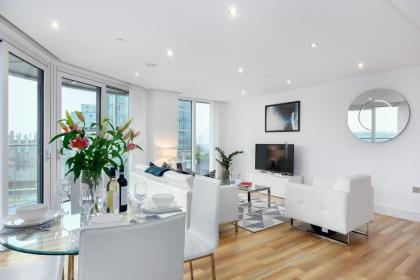 One Bedroom apartment in Aldgate - image 2