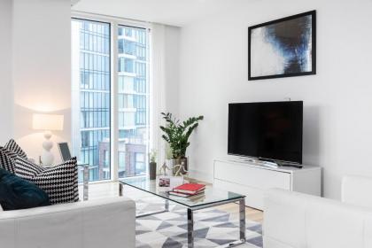 One Bedroom apartment in Aldgate - image 4