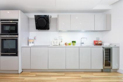 One Bedroom apartment in Aldgate - image 7