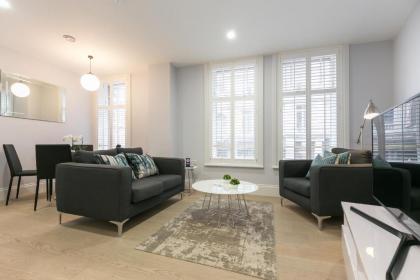 Urban Chic - Shaftesbury - image 9