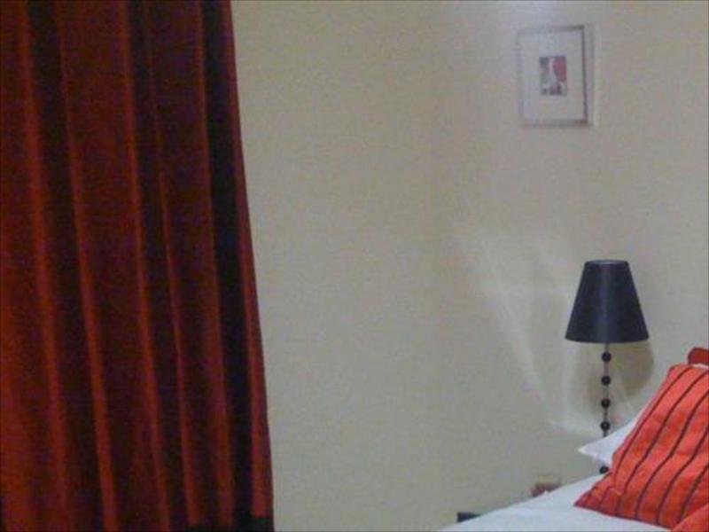 Apple House Guesthouse Heathrow Airport - image 4
