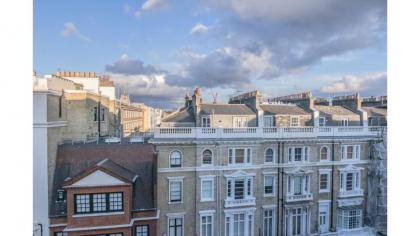 Royal Kensington - 1 bed - image 15