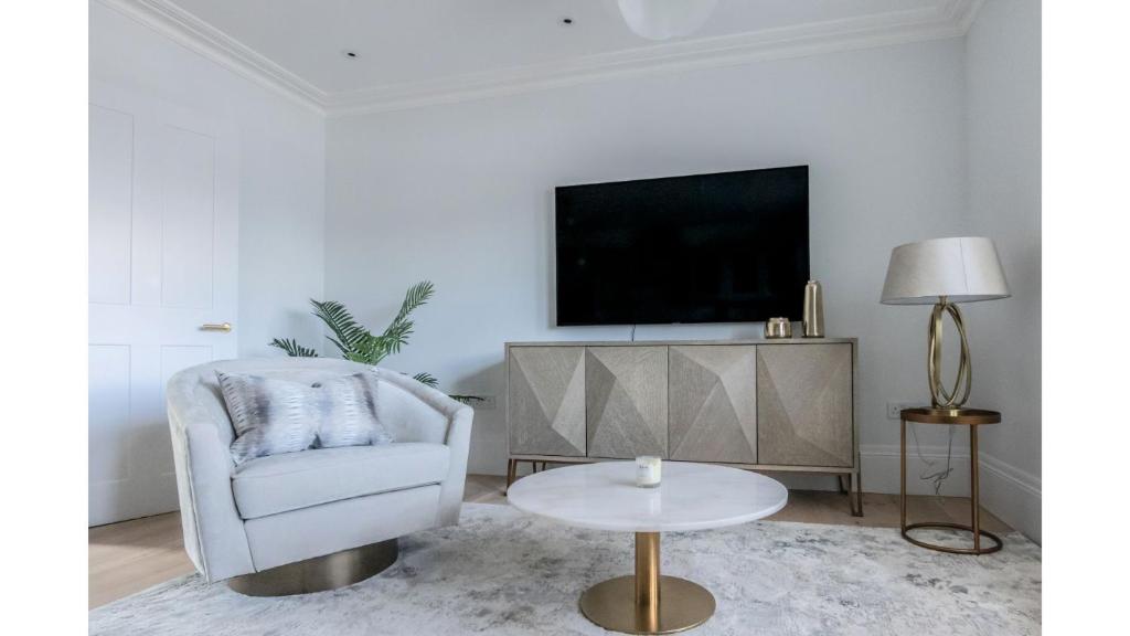 Royal Kensington - 1 bed - image 3