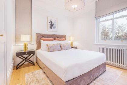 Royal Kensington - Standard 3 bed - image 13