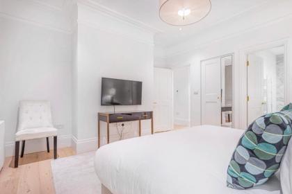 Royal Kensington - Standard 3 bed - image 14