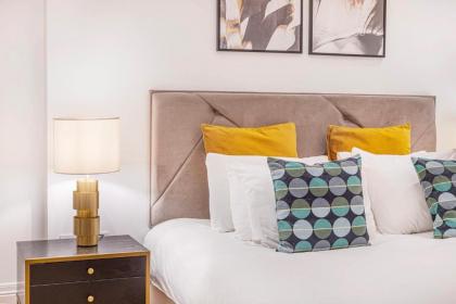 Royal Kensington - Standard 3 bed - image 18