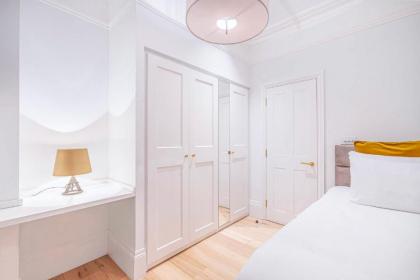 Royal Kensington - Standard 3 bed - image 9