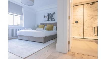 Royal Kensington - Premium 3 bed - image 10