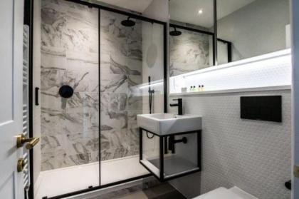 Royal Kensington - Premium 3 bed - image 14